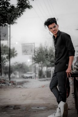 Himanshu Singh - Model in Kota | www.dazzlerr.com