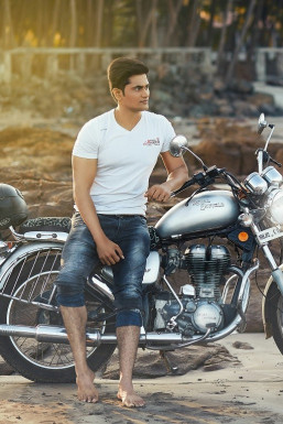 Himanshu Verma - Model in Delhi | www.dazzlerr.com