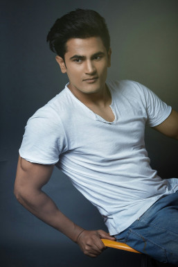 Himanshu Verma - Model in Delhi | www.dazzlerr.com