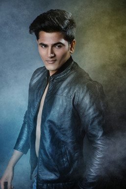 Himanshu Verma - Model in Delhi | www.dazzlerr.com