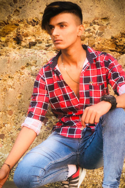 Nadim Memon - Model in Mandvi | www.dazzlerr.com