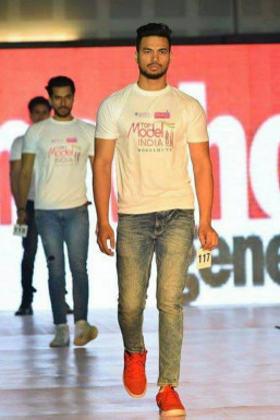 Aaditya Pandey - Model in Delhi | www.dazzlerr.com