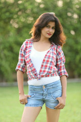 Vandana - Model in Delhi | www.dazzlerr.com