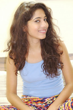 Aishwarya Bisen - Model in Delhi | www.dazzlerr.com