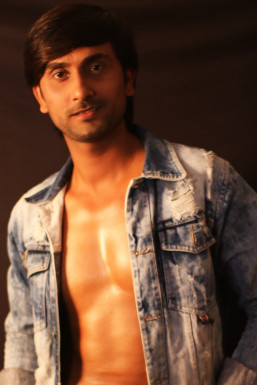 Deepak Singh Suryavanshi - Model in Mumbai | www.dazzlerr.com