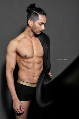Rajat Yadav - Model in Noida | www.dazzlerr.com