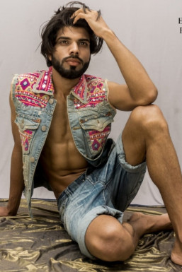 Sachin Rajput - Model in New Delhi | www.dazzlerr.com