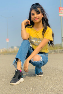 Pooja Sharma - Model in Chandigarh | www.dazzlerr.com