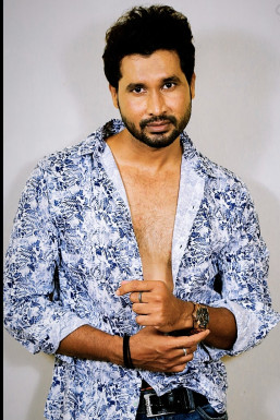 Paaadi Sridhar - Actor in Hyderabad | www.dazzlerr.com