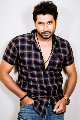 Paaadi Sridhar - Actor in Hyderabad | www.dazzlerr.com