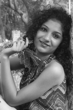 Shraddha Tapkire - Actor in Mumbai | www.dazzlerr.com