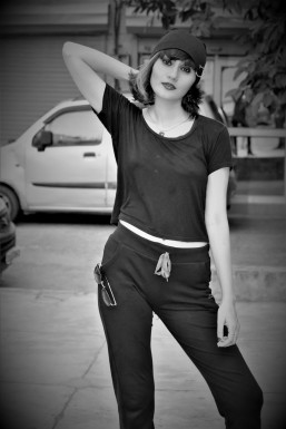 Kavya Sharma - Model in Delhi | www.dazzlerr.com