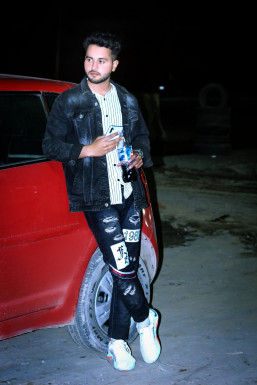 Danish Fawad - Model in Hapur | www.dazzlerr.com