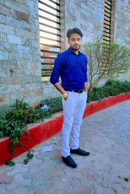 Akash Yadav - Actor in -Select- | www.dazzlerr.com