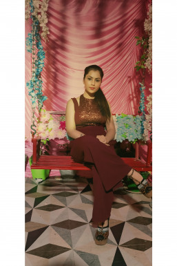 Nupur Agrahari - Model in -Select- | www.dazzlerr.com