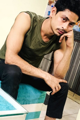 Kabir Shukla - Actor in Delhi | www.dazzlerr.com