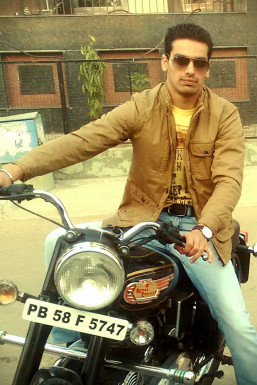 
Parvinder Singh - Model in Delhi | www.dazzlerr.com