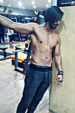
Atul Kumar - Model in Delhi | www.dazzlerr.com