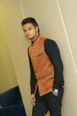 
Raghav - Model in Delhi | www.dazzlerr.com