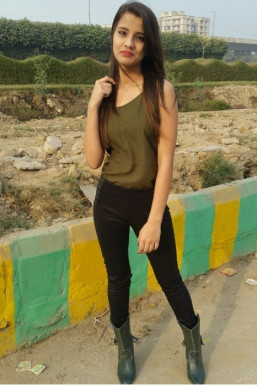 Kiran Mehra - Model in Delhi | www.dazzlerr.com