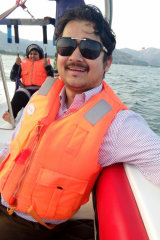 Prashant Negi - Anchor in Delhi | www.dazzlerr.com