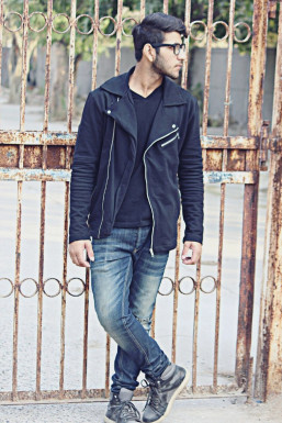 
Shubham Khanna - Model in Delhi | www.dazzlerr.com