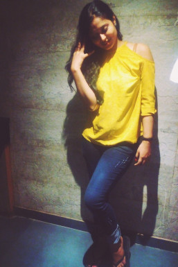 
Shalini Chaturvedi - Model in Delhi | www.dazzlerr.com