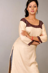 
Indrani - Model in Delhi | www.dazzlerr.com
