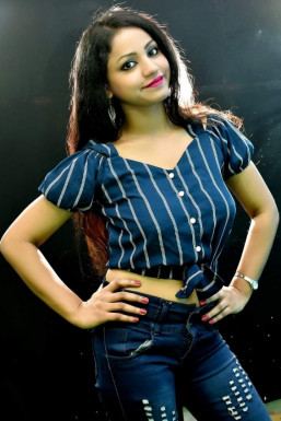 Sonam Mansoori - Model in Delhi | www.dazzlerr.com