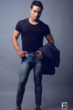 Ravi Pandit - Model in Delhi | www.dazzlerr.com