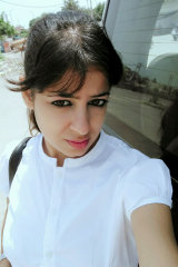 Shivani Girdhar - Anchor in Delhi | www.dazzlerr.com