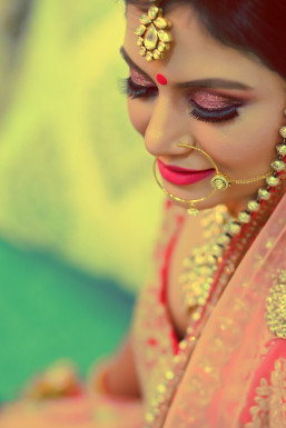 Bizoy Mahmud - Photographer in Delhi | www.dazzlerr.com