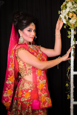 Apratim Sahu - Photographer in Delhi | www.dazzlerr.com