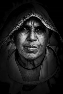 Chattrapal Singh - Photographer in Delhi | www.dazzlerr.com