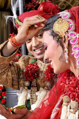 
Shri Hari Productions - Photographer in Delhi | www.dazzlerr.com