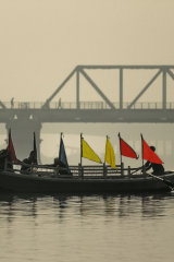 
Nitish Singh - Photographer in Delhi | www.dazzlerr.com