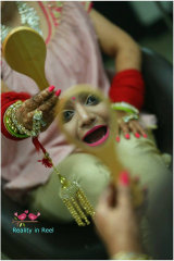 
Parul Dagar - Photographer in Delhi | www.dazzlerr.com