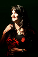 
Yashlok Tiwari - Photographer in Delhi | www.dazzlerr.com