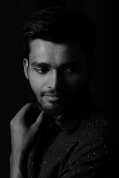 
Pawan Yadav - Photographer in Delhi | www.dazzlerr.com