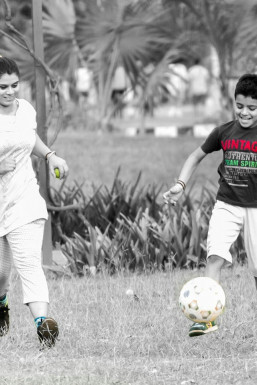 Avnoor Singh - Photographer in Delhi | www.dazzlerr.com
