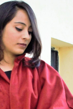 Akanksha Sridhar - Hair Stylist in Delhi | www.dazzlerr.com