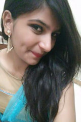 Nishtha Pathak - Anchor in Delhi | www.dazzlerr.com