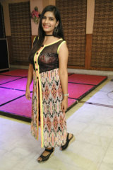 Nishtha Pathak - Anchor in Delhi | www.dazzlerr.com