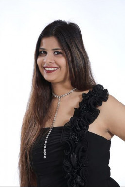 Varnika Shukla - Model in Allahabad | www.dazzlerr.com