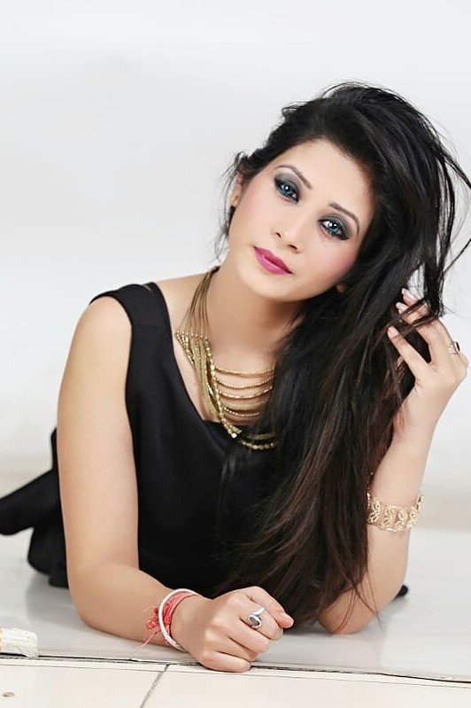 Sangeeta Thakur - Model in Chandigarh | www.dazzlerr.com