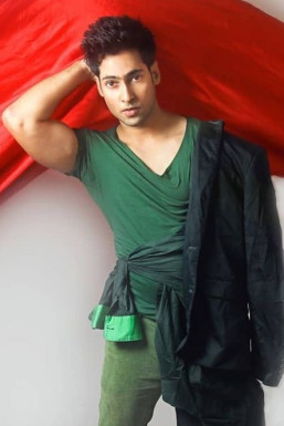 Manish Wabka - Actor in Pune | www.dazzlerr.com