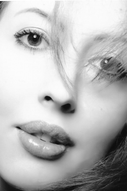 Angela Momandian - Model in Mumbai | www.dazzlerr.com
