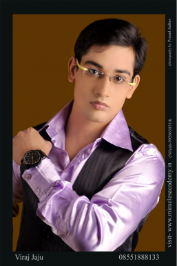 Viraj Jaju - Model in Mumbai | www.dazzlerr.com