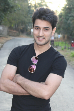 Mushahid Hussain - Model in Mumbai | www.dazzlerr.com