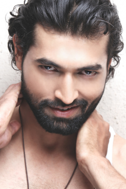 Shishir Sharma - Model in Mumbai | www.dazzlerr.com